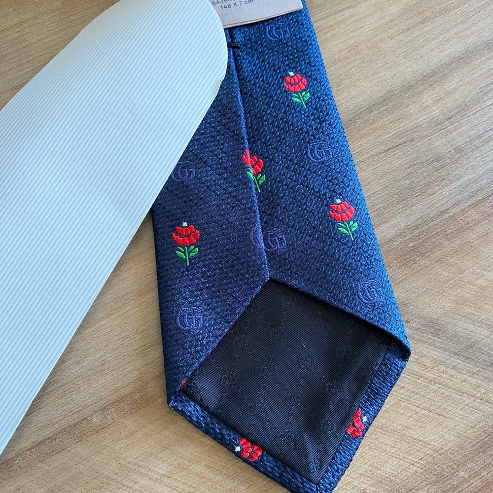 GUCCI Slim Tie - Picture 4 of 6